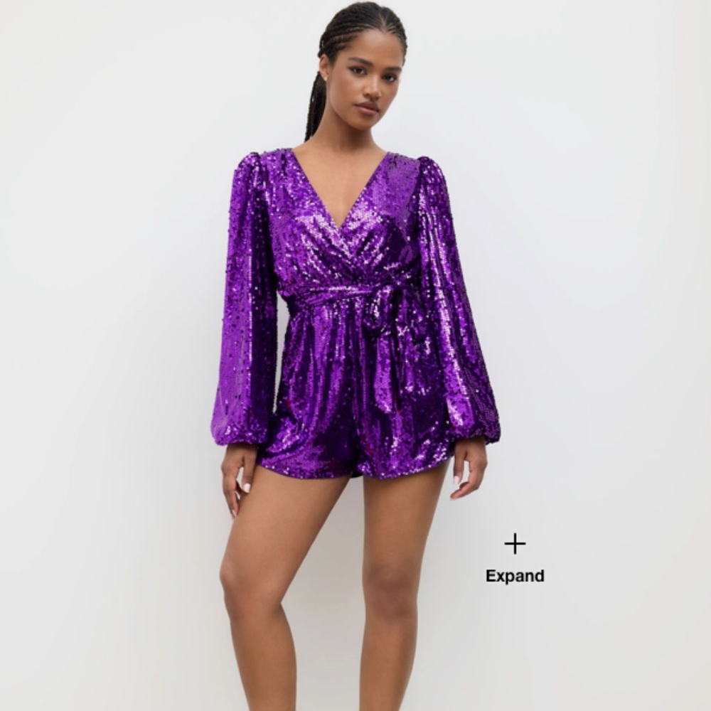 Cider SEQUIN V-NECK SOLID BELTED ROMPER - M